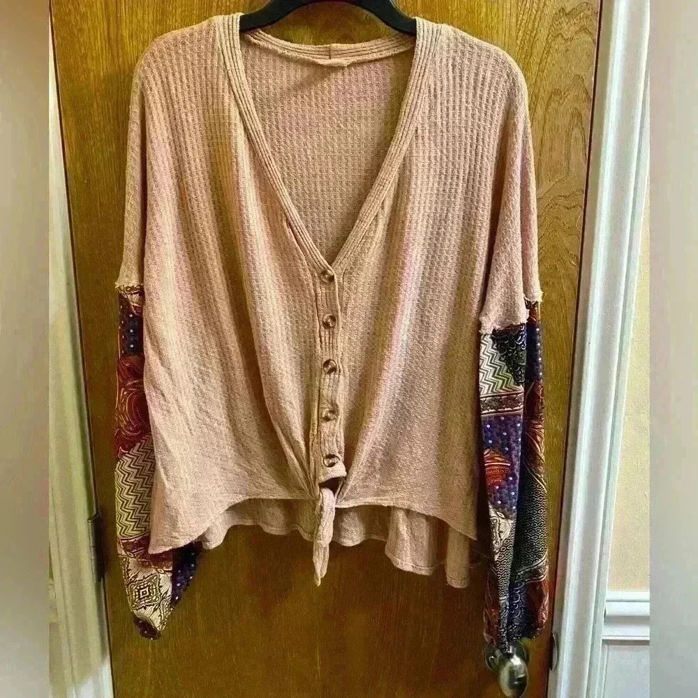 Long sleeve front tie blouse with multi-pattern sleeve size large